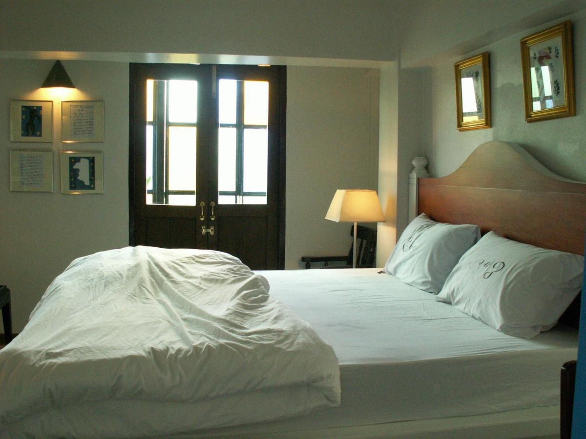 Hi Thewet Hotel Bangkok Exterior photo